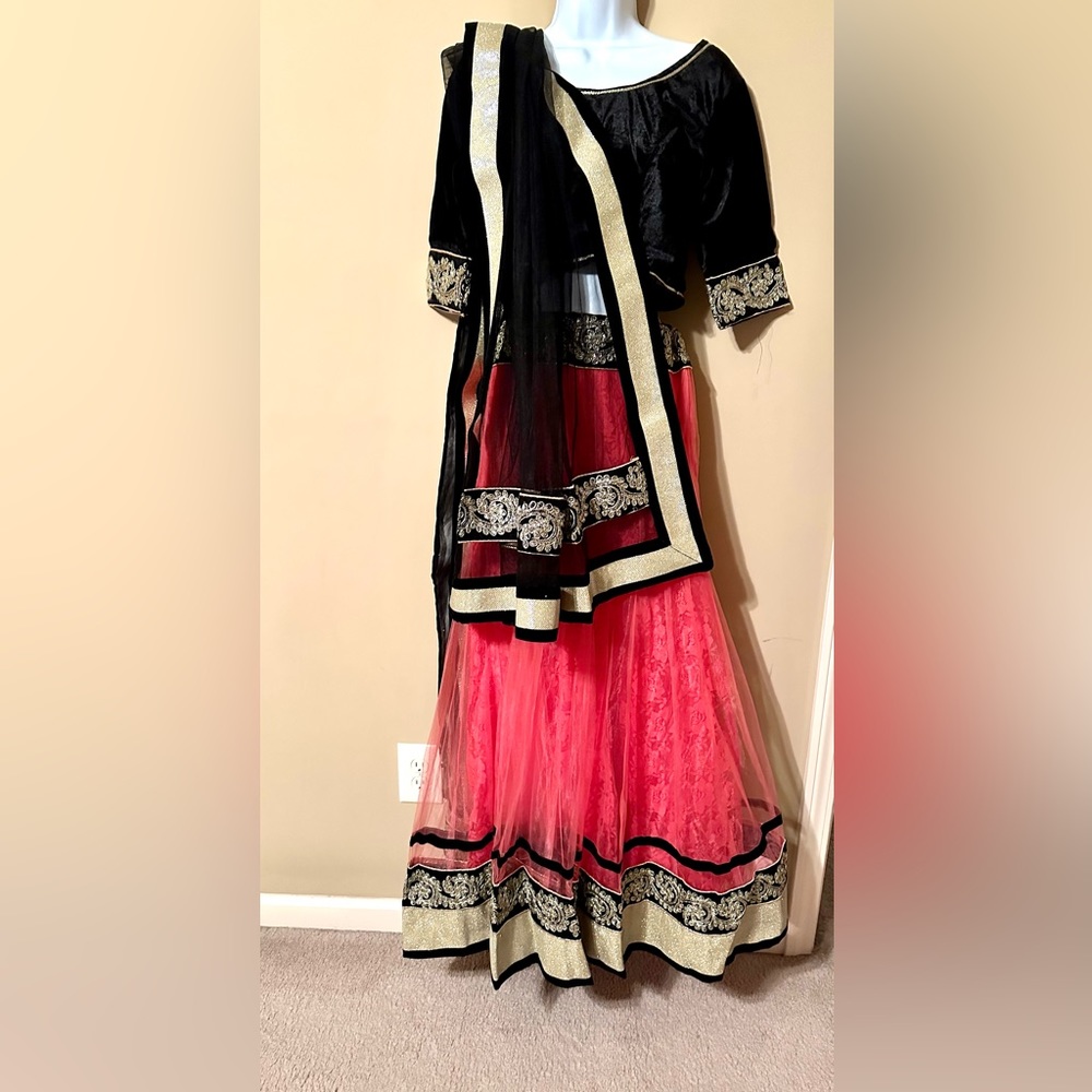 Pink Black Lehenga set. Beautiful 3 pc Indian outfit, Chaniya Choli set